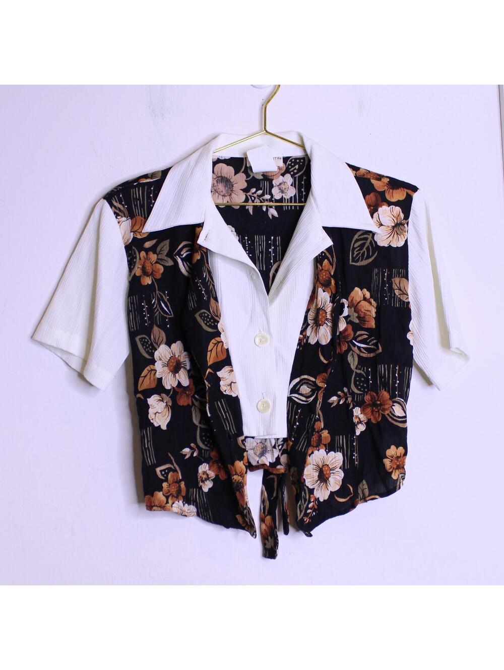 VTG White & Black Dark Floral Print Crop Blouse - Small
